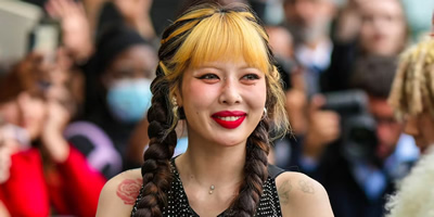 k-pop icon hyuna collapses onstage at macau festival