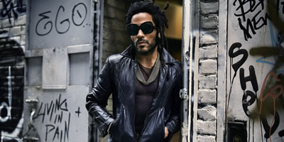 lenny kravitz loses dreadlocks in wild brisbane concert moment